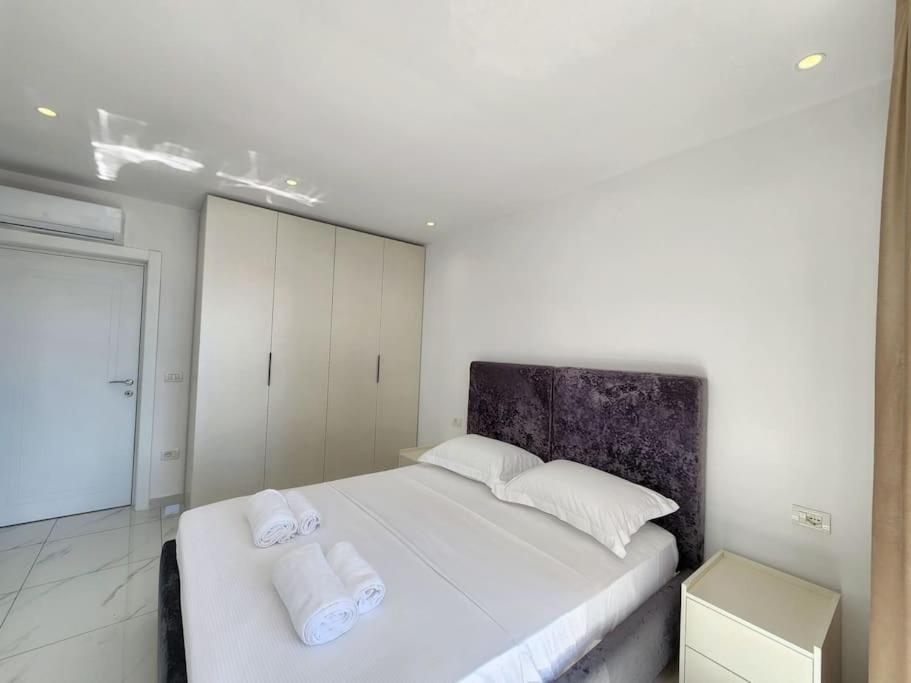 Tirana City Center Penthouse Oasis Bagian luar foto