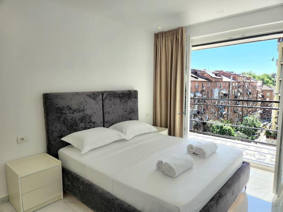 Tirana City Center Penthouse Oasis Bagian luar foto